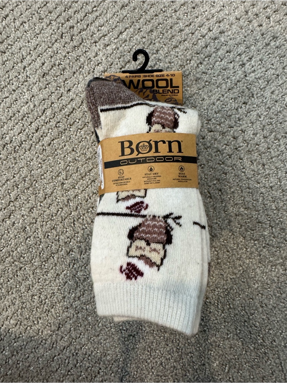Born Wool Blend Hiking & Outdoor Crew Socks size 4-10, 4 pair NWT